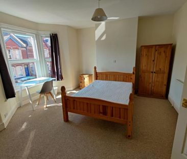 4 bedroom terraced house to rent - Photo 1