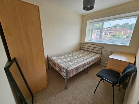 3 Bed Student Accommodation - Photo 3