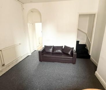 3 bedroom terraced house to rent - Photo 2