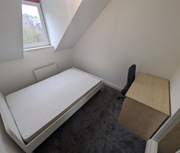 4 bedroom private hall to rent - Photo 4