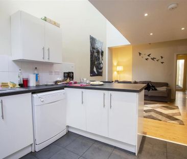 6 bedroom house to rent - Photo 4