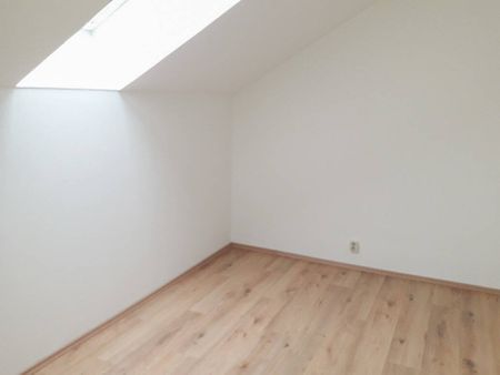 Großzügige 1-Zimmerwohnung im Dachgeschoss - Photo 2