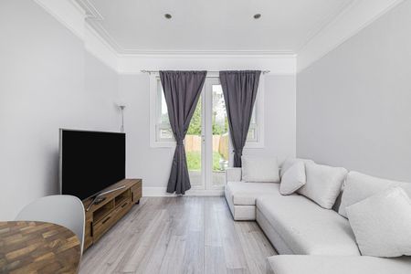 Room in a Shared House, Richmond Road, CR7 - Photo 2