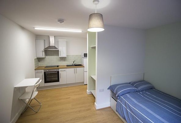 Studio to rent - Photo 1