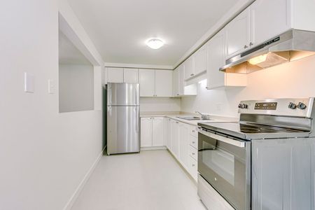 For Lease - 12 Danville Avenue, Halton Hills, Ontario - Photo 5