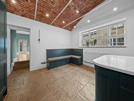 4 bedroom semi-detached house to rent - Photo 5