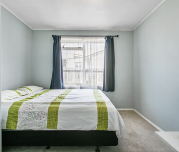 MANUREWA, 3 BEDROOMS - Photo 1