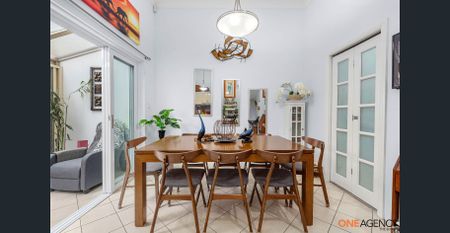 TOWNHOUSE LIVING - Photo 2