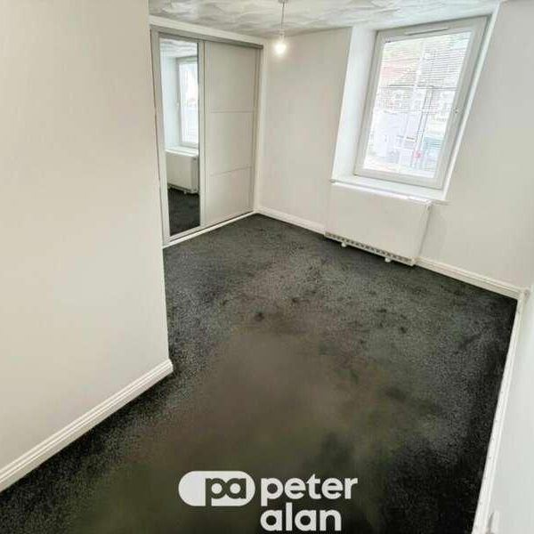 Gwern Avenue, Senghenydd, CF83 - Photo 1