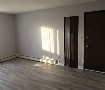 Green Briar North – 2 Bedroom - Photo 3