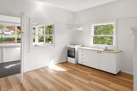 Neat & Tidy One Bedroom Rental in Hazelbrook - Photo 2