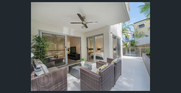 Great Outdoor Space - Near New - Great Balcony Space - Photo 1