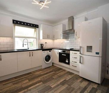 Bedroom Top Floor Apartment In Cranleigh, GU6 - Photo 1