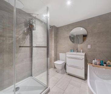 4 bedroom semi-detached house to rent - Photo 5