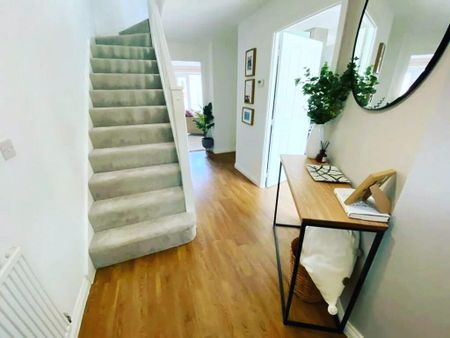 3 bedroom semi-detached house to rent - Photo 5