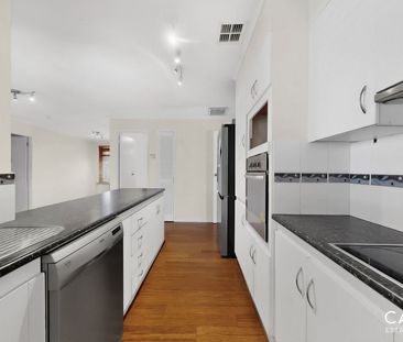 24 Strafford Avenue, Cranbourne - Photo 6