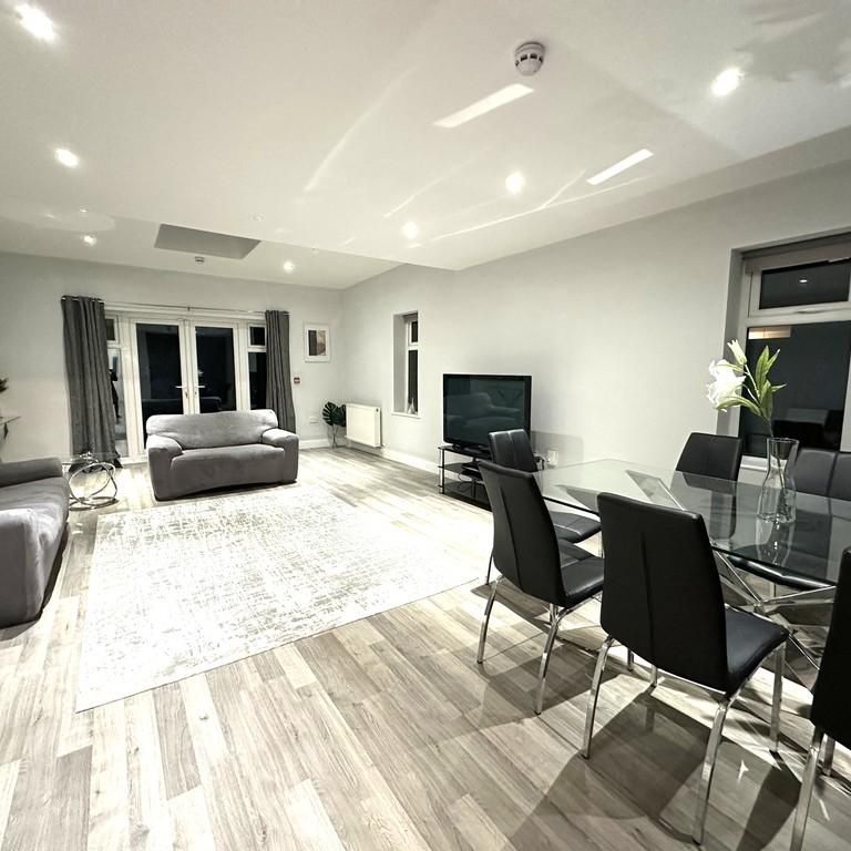 5 bedroom semi-detached house to rent - Photo 1