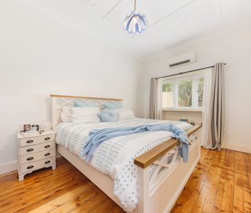 Sunlit, Spacious & Stylish: The Ideal Lane Cove Townhouse - Photo 4