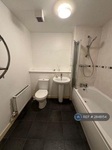 1 bedroom flat to rent - Photo 5