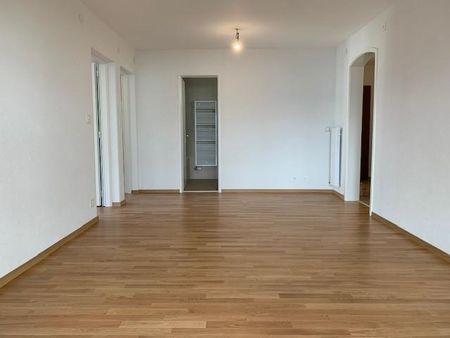 Appartement entièrement rénové de 3.5 pièces situé au 3ème étage avec ascenseur - Foto 3