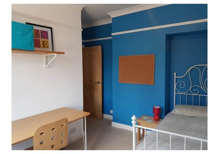 5 bedroom private hall to rent - Photo 3