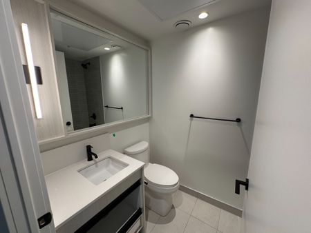 For Lease - 5 Lakeview Avenue Unit# 602, Toronto, Ontario - Photo 2