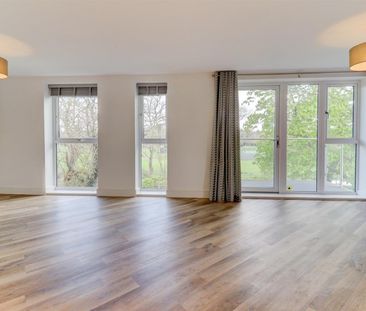 2 BED Apartment To rent - Photo 1