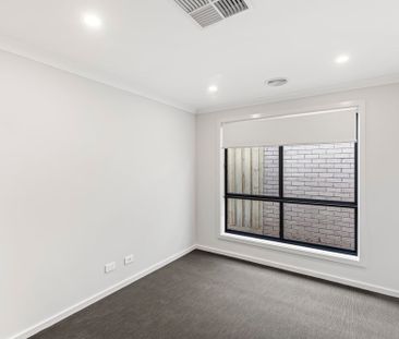 FOUR BEDROOM FAMILY HOME - Photo 2