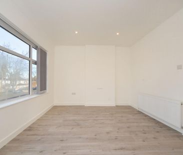 2 bedroom semi-detached house to rent - Photo 6