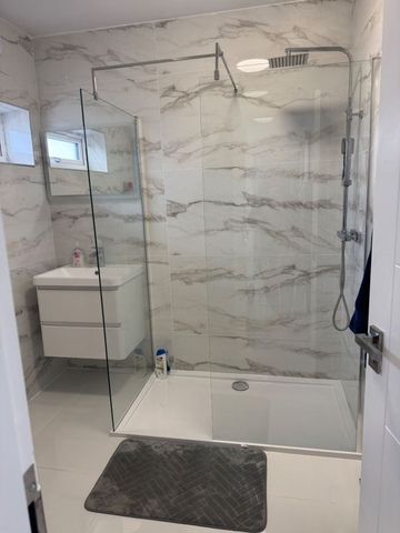 1 bedroom in a flat share to rent - Photo 5