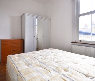 One Bedroom Flat to rent in London - Photo 3