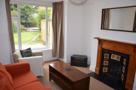 4 bedroom semi-detached house to rent - Photo 4
