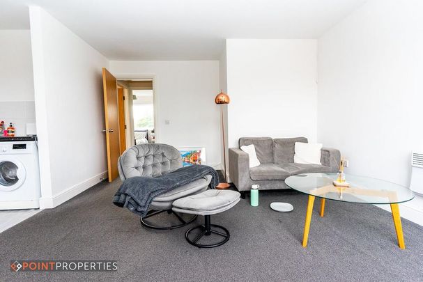 2 bedroom flat to rent - Photo 1