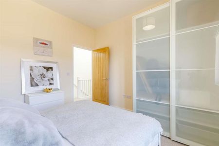 3 bedroom terraced house to rent - Photo 3