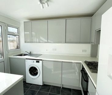 Hanwood Close, Woodley, Reading, RG5 - Photo 2