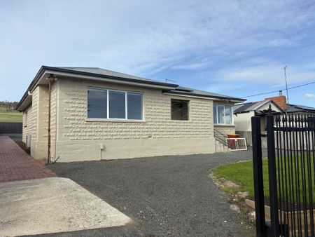 Feel at home, Living Here - Photo 2