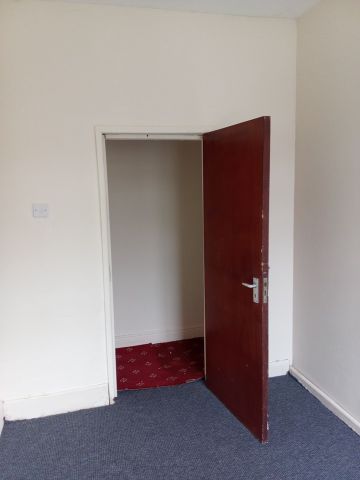 3 Bed Flat, Cannon Hill Road, B12 - Photo 2