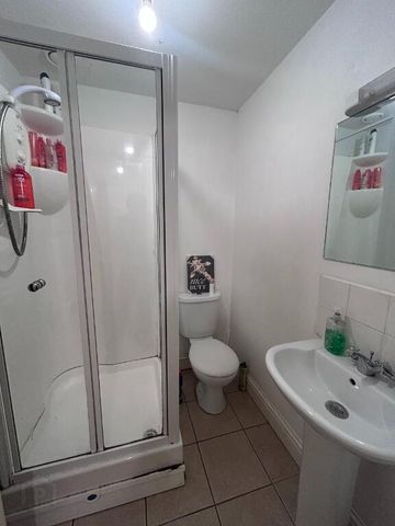 Unit 2, 71 Fitzroy Avenue, Belfast, BT7 1HT - Photo 3