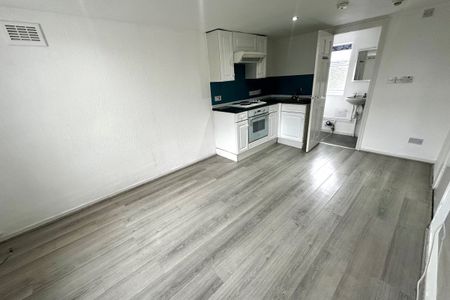 Stanley Avenue, WALLASEY - Photo 3