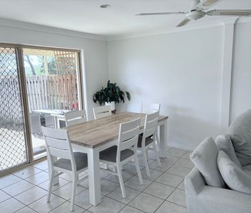 74 Universal Street, Pacific Pines - Photo 4