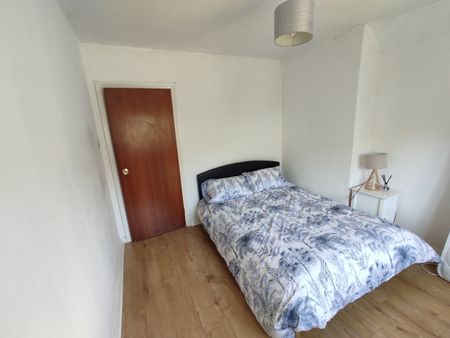 2 Bed Flat, Cobourne Ave, BN2 - Photo 5