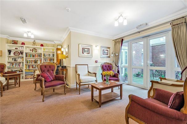 Grove Road, Woking, Surrey, GU21 5FG - Photo 1