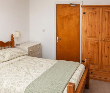 Flat C 364 High Street - Photo 2