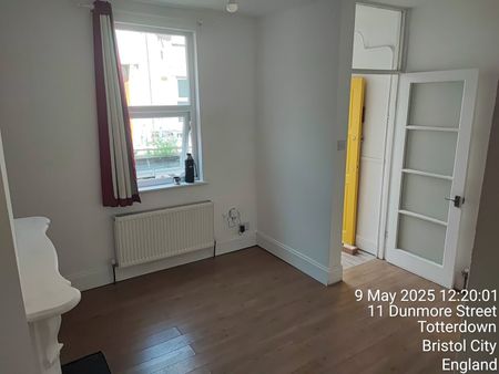 2 Bed Terraced House, Bristol, BS4 - Photo 4
