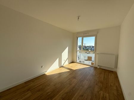 Location Appartement 3 pièces 65m² - Photo 3