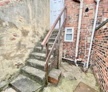 2 bedroom flat to rent - Photo 3