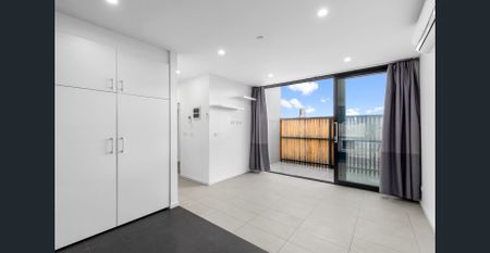 Spacious & Contemporary Two-Bedroom Apartment - Photo 2