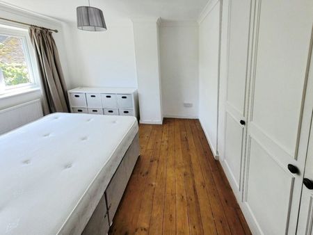 3 bedroom House To Let Total Size: 1012 SQ FT - Photo 2