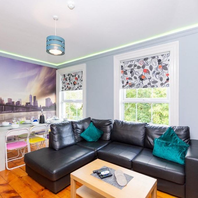 6 bedroom terraced house to rent - Photo 1