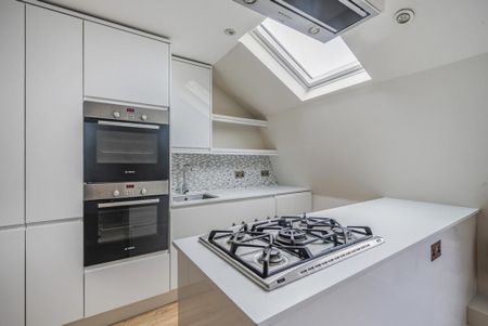 3 bedroom flat to rent - Photo 4